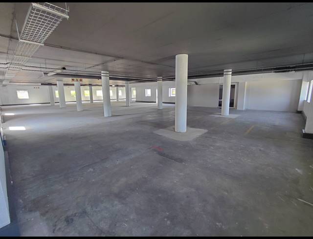 3,688M² OFFICE TO LET IN VORNA VALLEY
